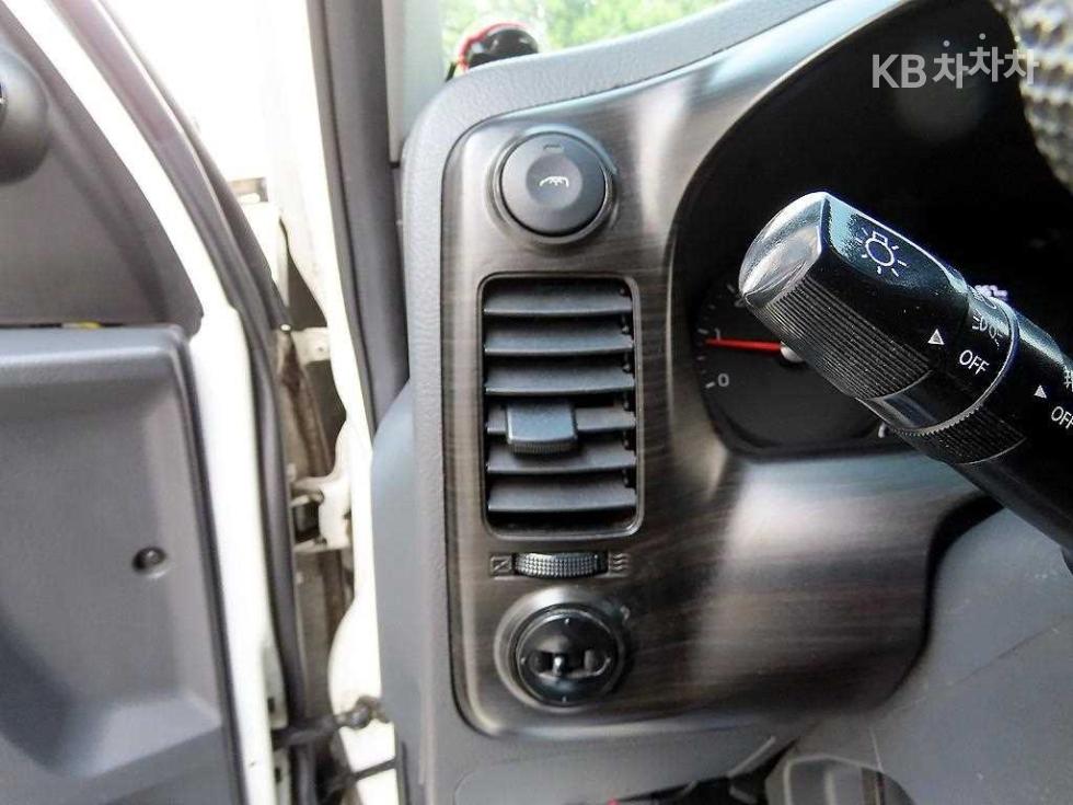 2017 - kia bongo iii