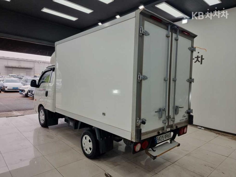 2023 - kia bongo iii