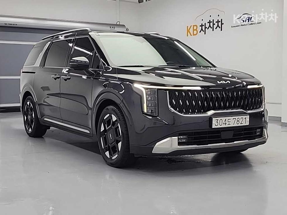 2023 Kia 4 photo