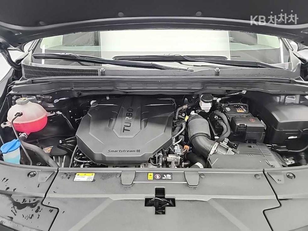 2023 Kia 4 photo