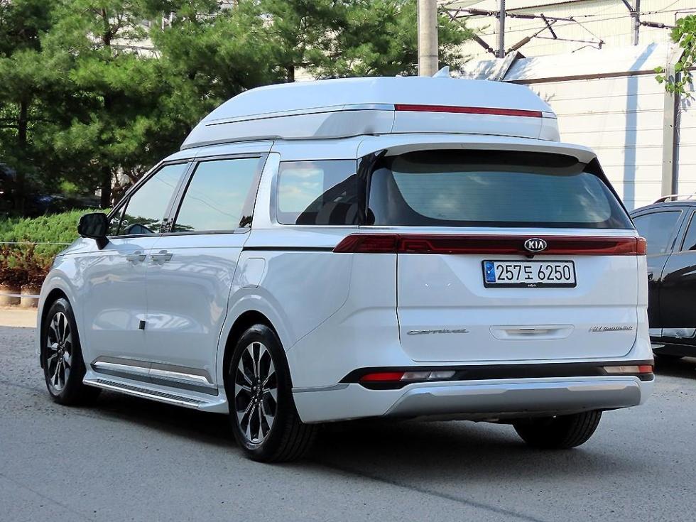 2021 - kia carnival