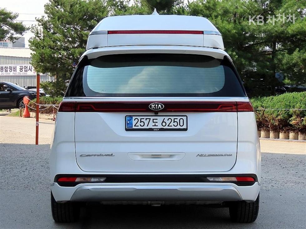 2021 - kia carnival