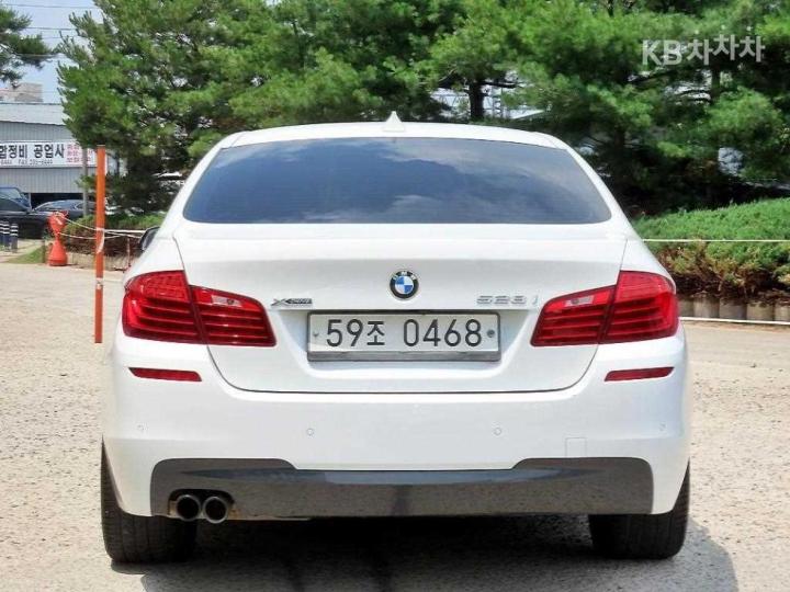 BMW 5 Series New 528i xDrive M Aero Dynamic F10 5