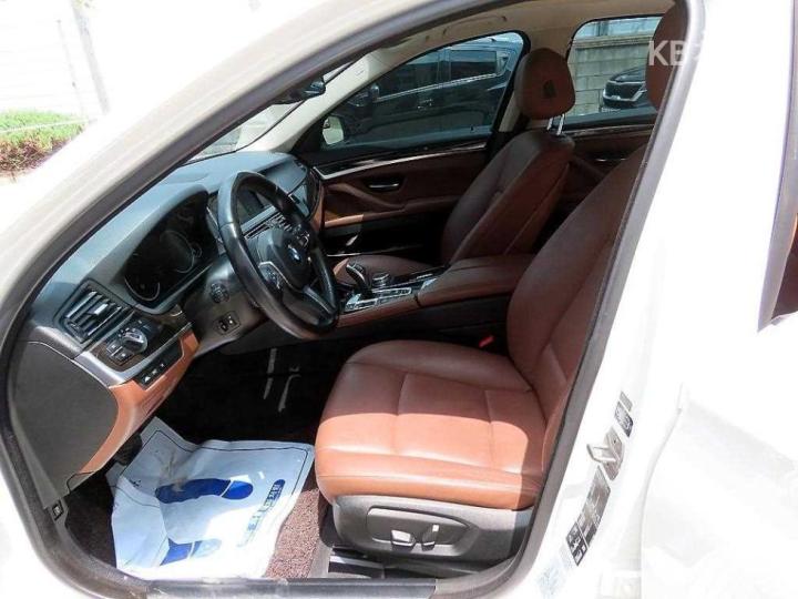 BMW 5 Series New 528i xDrive M Aero Dynamic F10 6