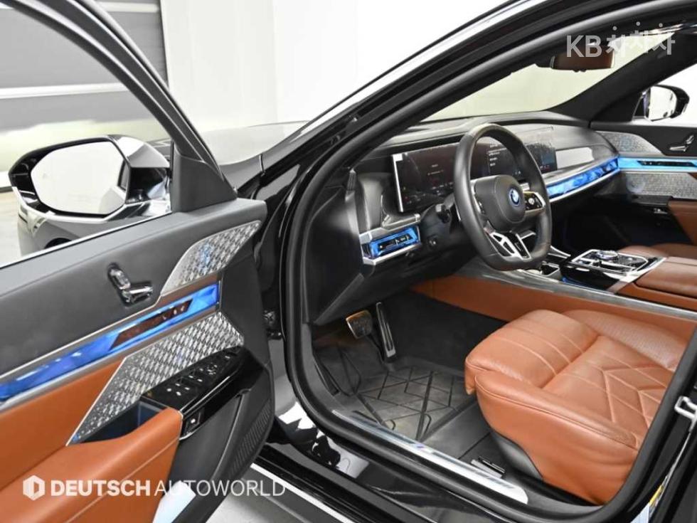 BMW i7 — miniaturë 11