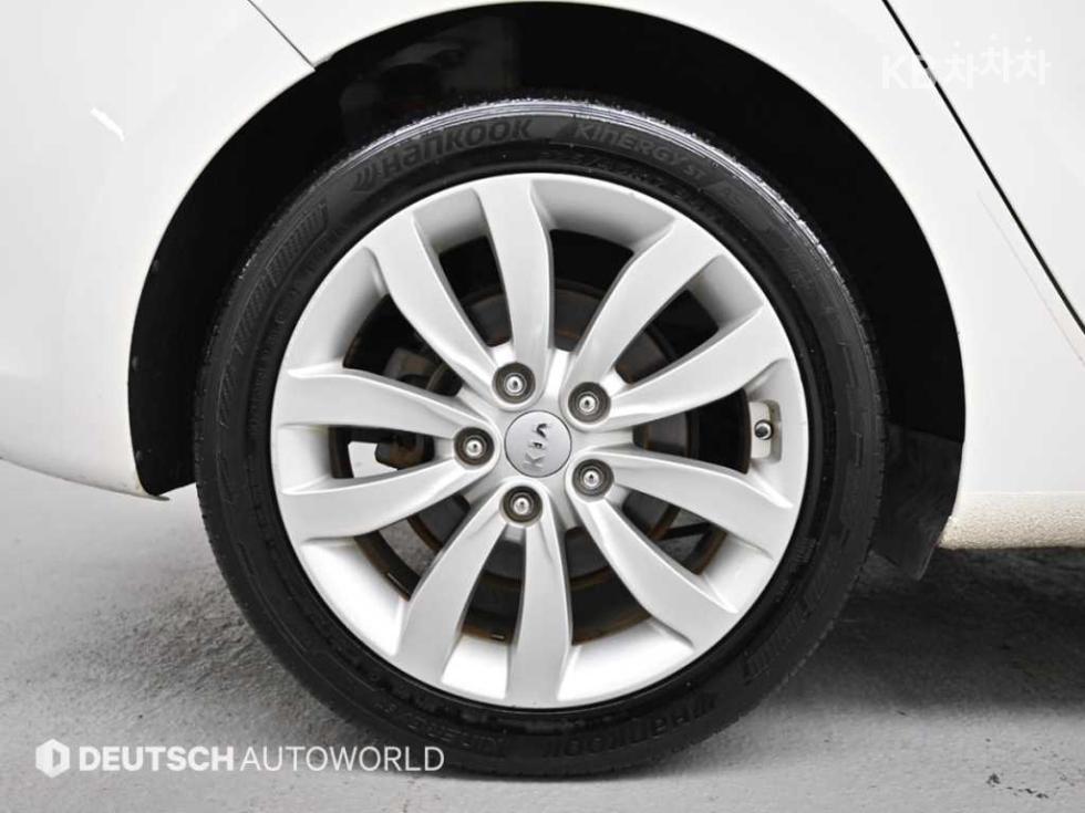 2016 - kia carens