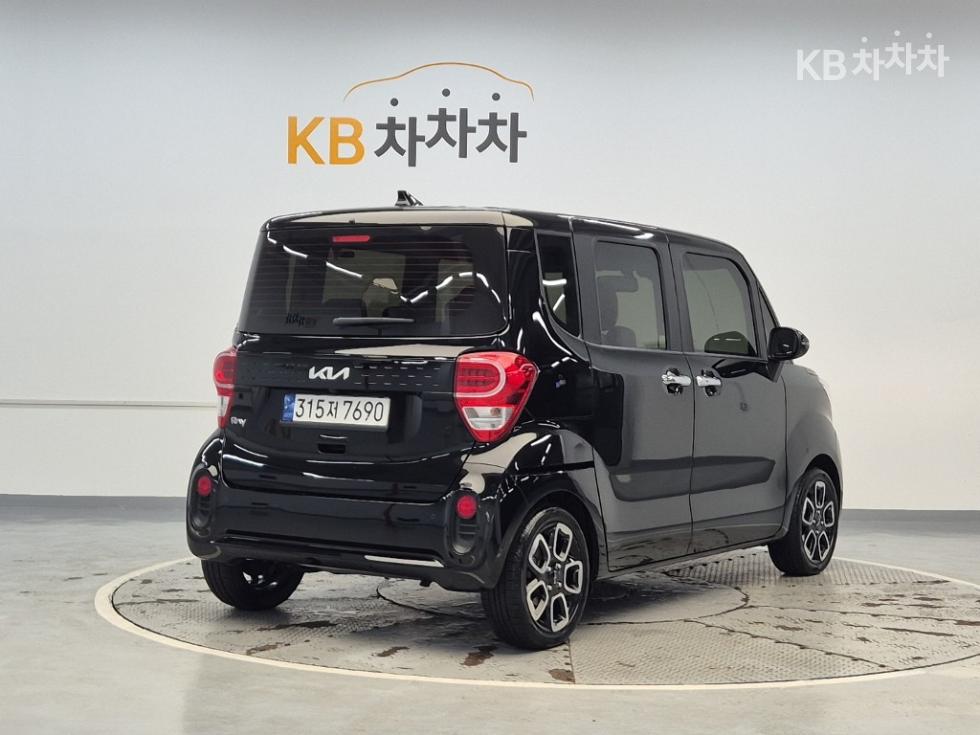2022 - kia ray