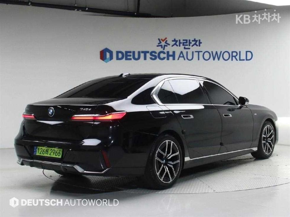 BMW 7er — miniaturë 2