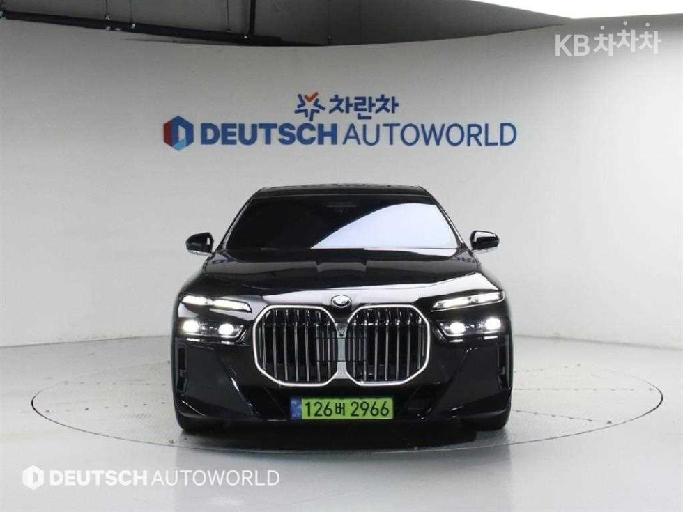 BMW 7er — miniaturë 3