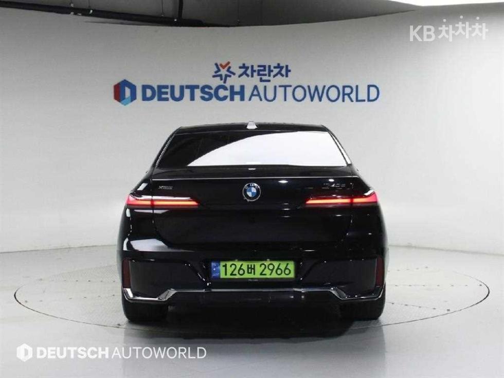 BMW 7er — miniaturë 4