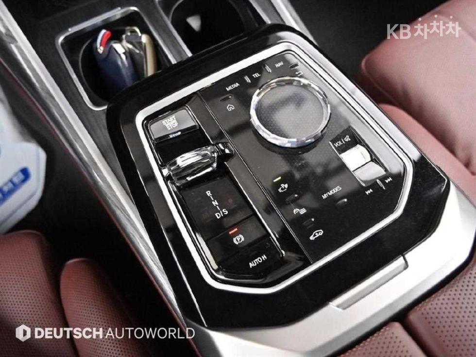 BMW 7er — miniaturë 9