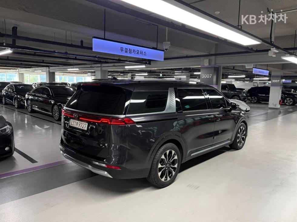 2021 - kia carnival