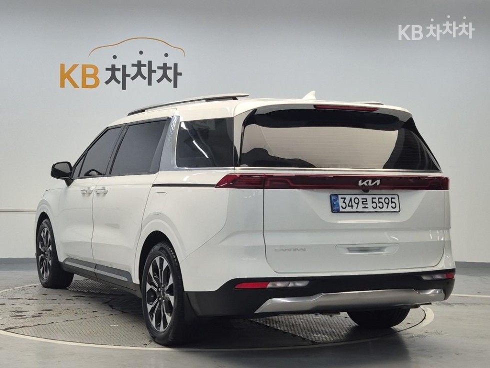 2023 - kia carnival