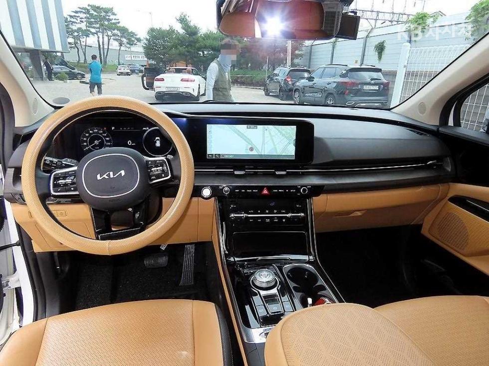 2023 - kia carnival