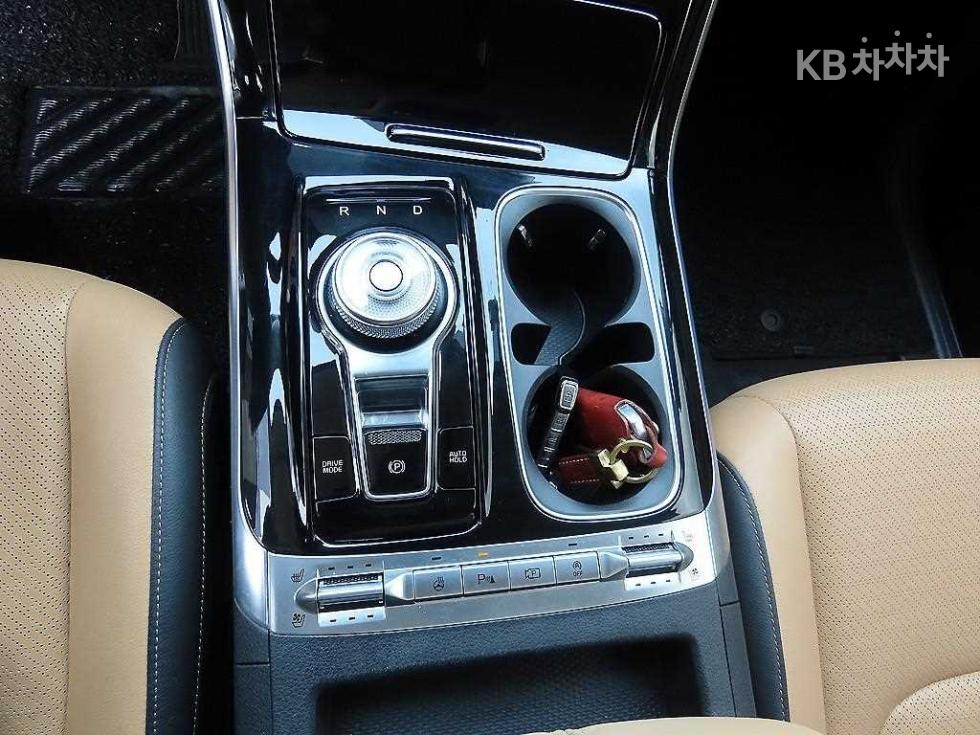 2023 - kia carnival