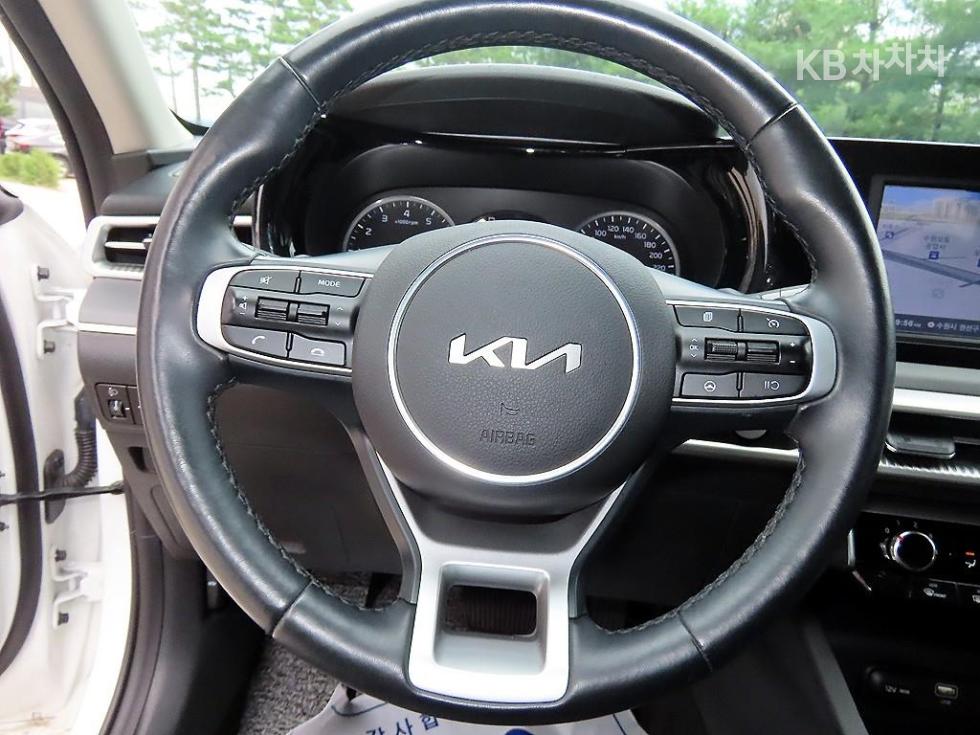 2023 - kia k5