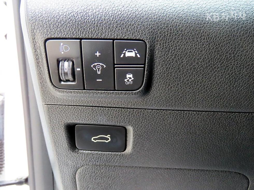 2023 - kia k5