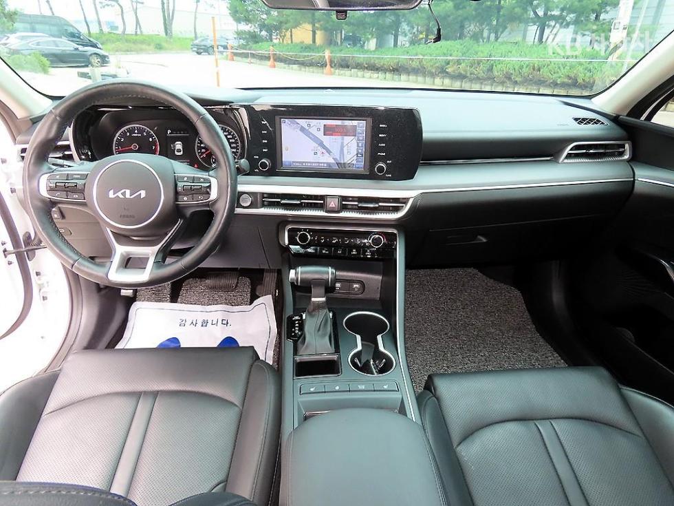 2023 - kia k5