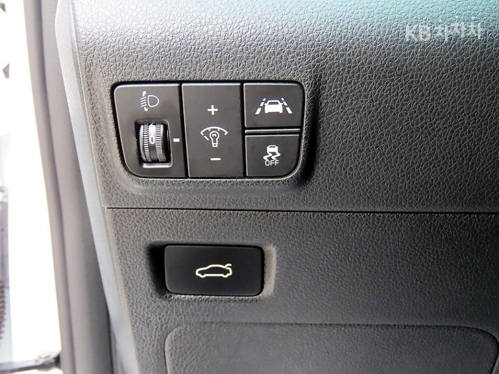 2023 - kia k5