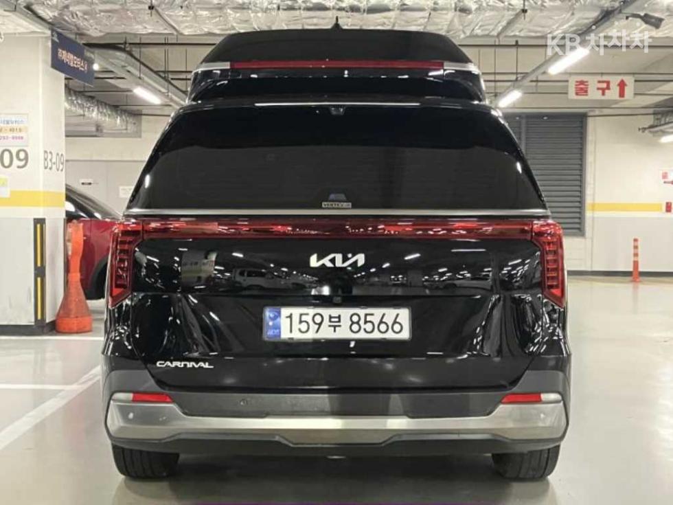 2024 Kia 4 photo