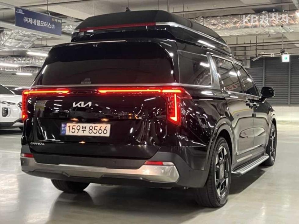 2024 Kia 4 photo