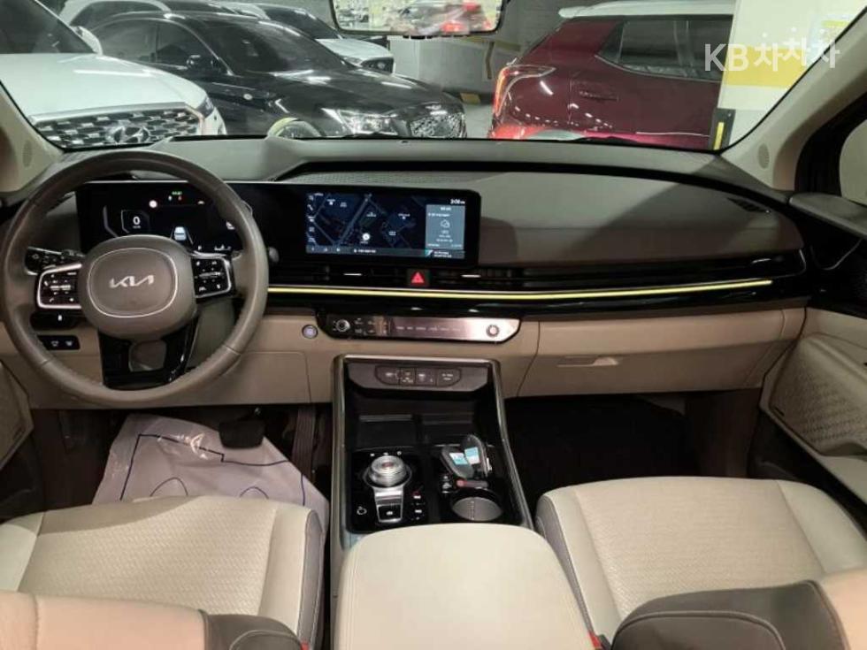 2024 Kia 4 photo