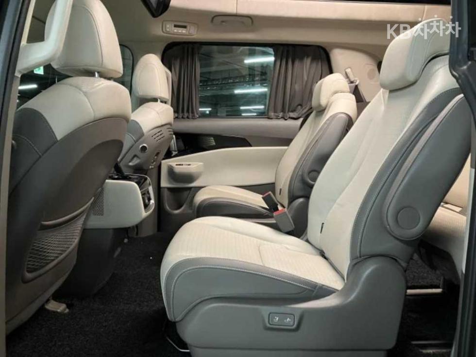 2024 Kia 4 photo