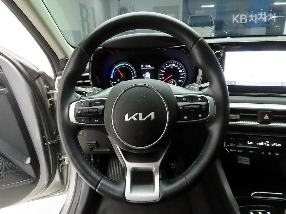 2023 - kia k5
