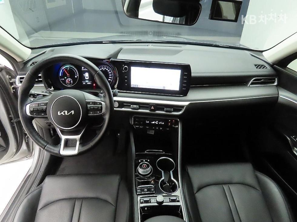 2023 - kia k5