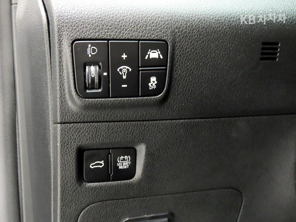 2023 - kia k5