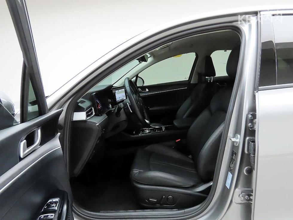 2023 - kia k5