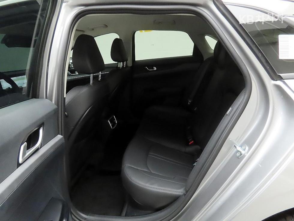 2023 - kia k5