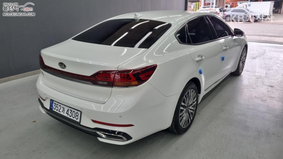 2021 - kia k7