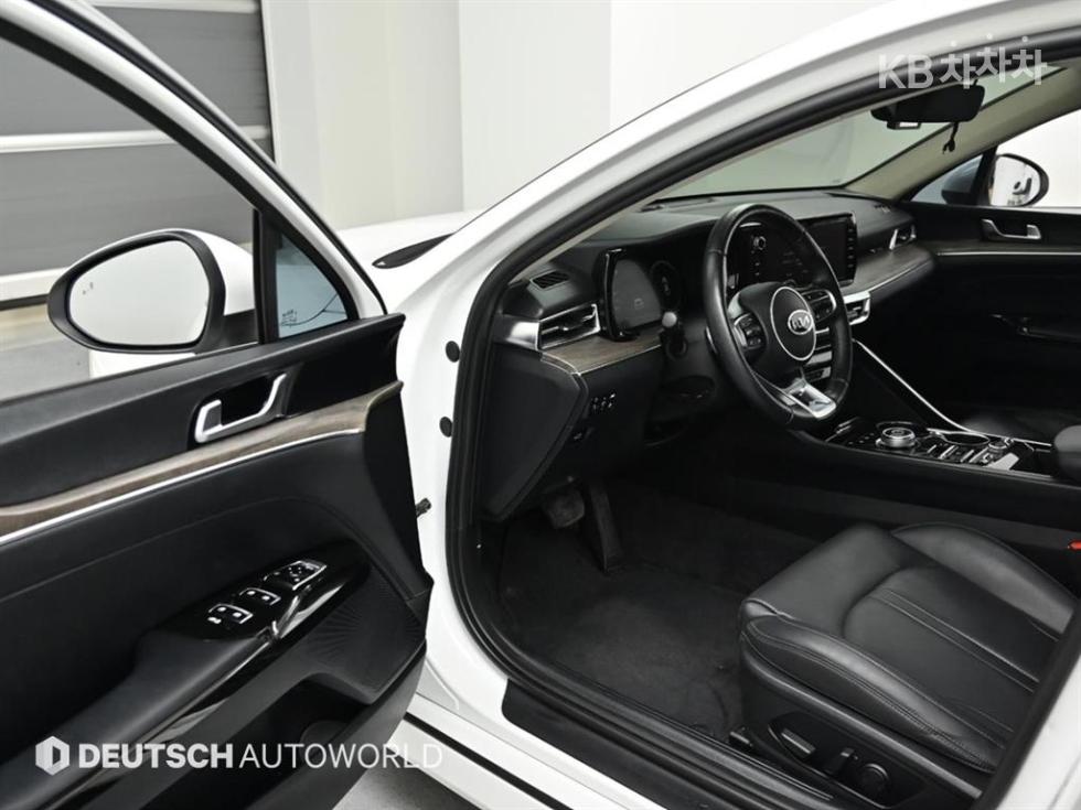 2021 - kia k5