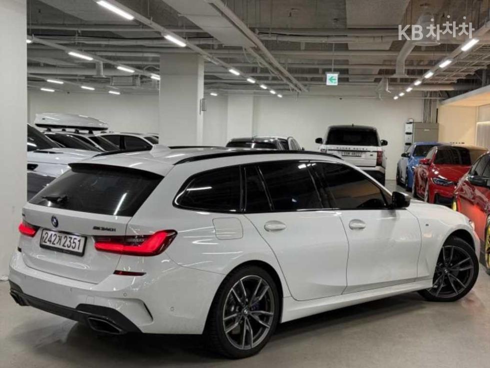 2022 - bmw 3 series