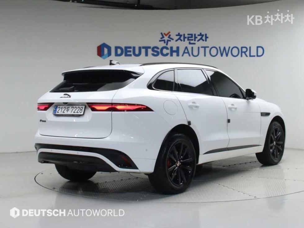 2021 - jaguar f-pace