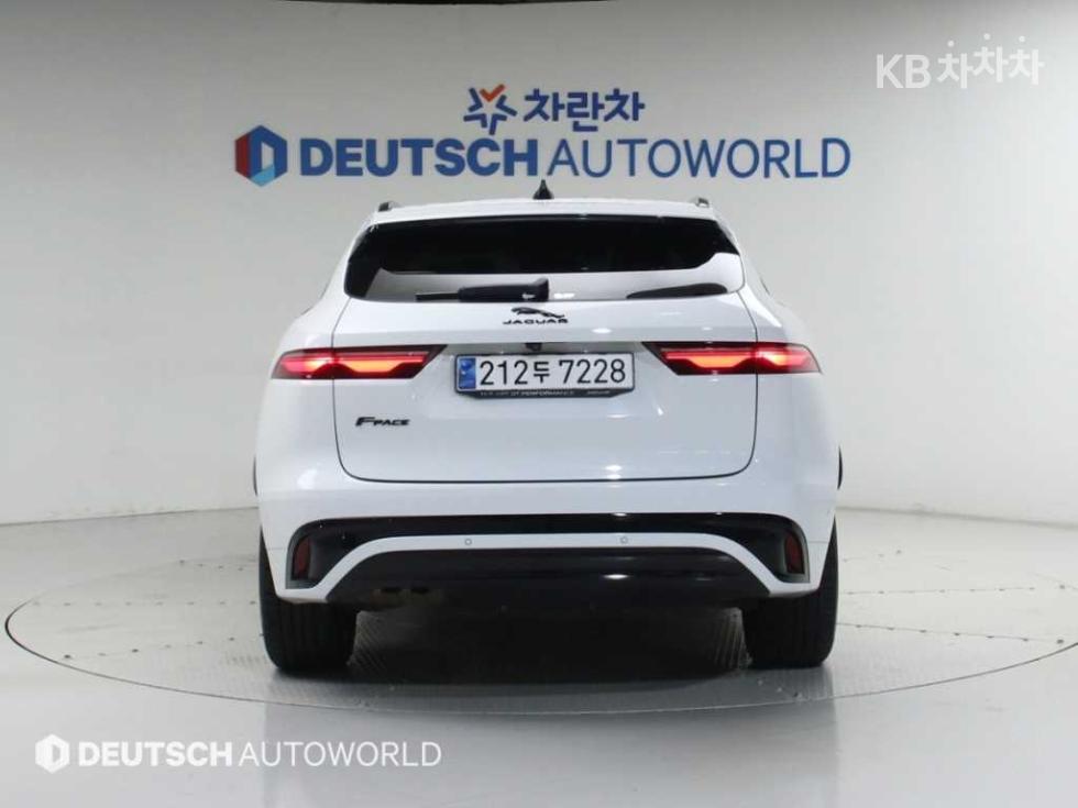 2021 - jaguar f-pace