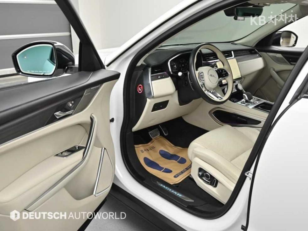 2021 - jaguar f-pace