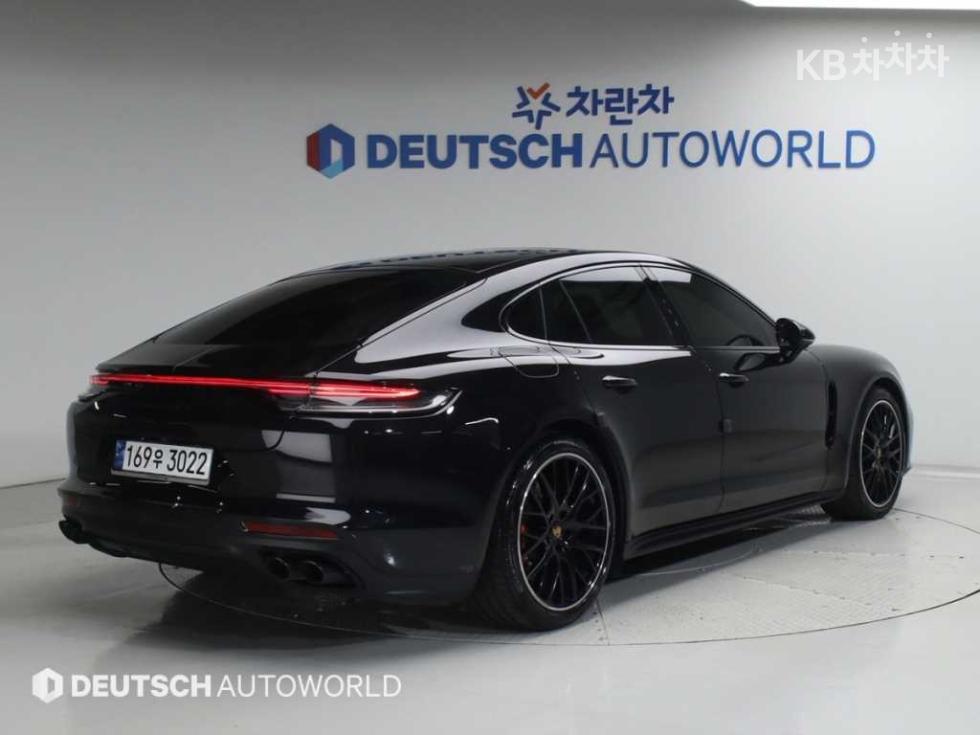 Porsche Panamera — miniaturë 2