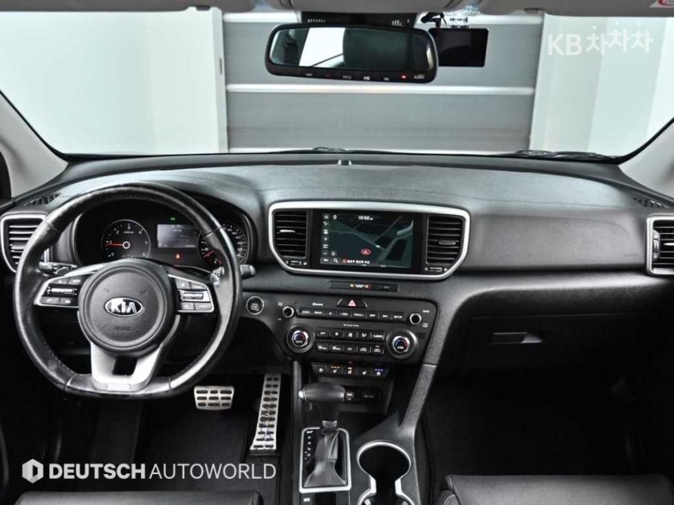 2022 - kia sportage