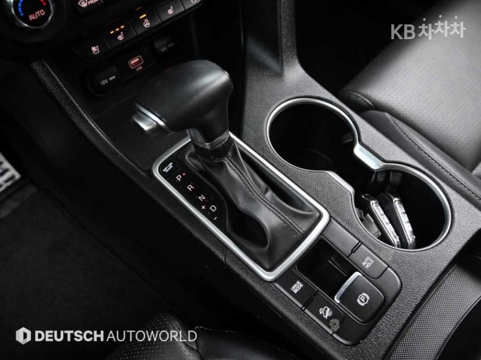 2022 - kia sportage