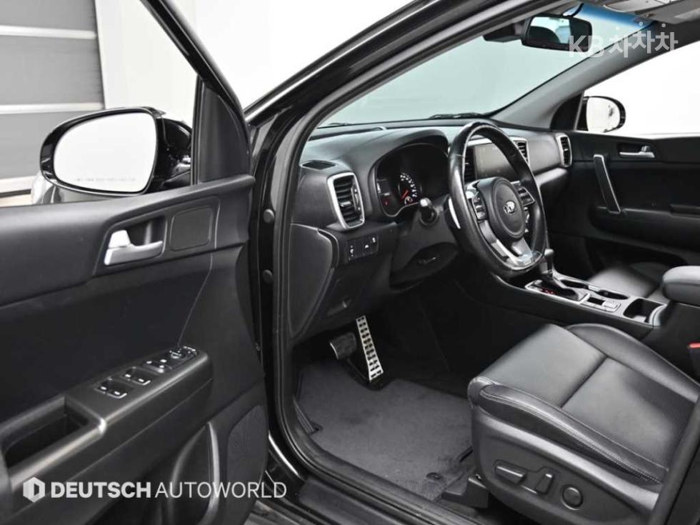 2022 - kia sportage