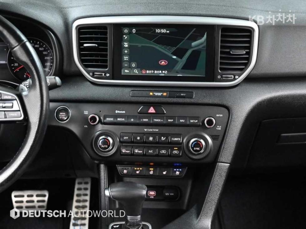 2022 - kia sportage