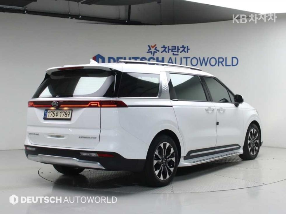 2021 - kia carnival