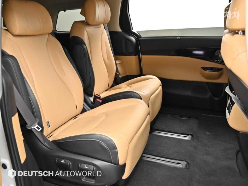 2021 - kia carnival