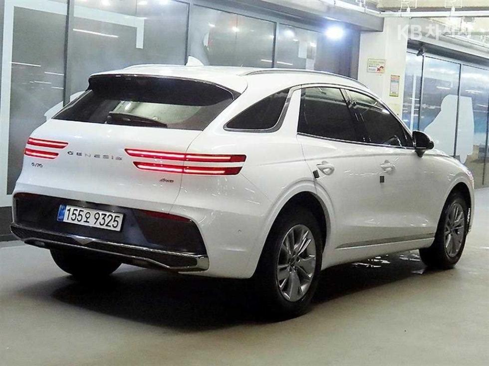 2025 Genesis GV70 photo