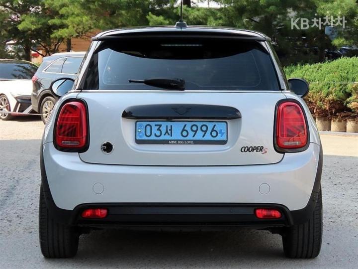 Mini Cooper Electric SE Base Type 5