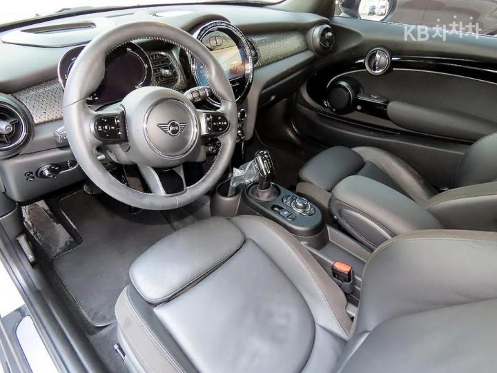 Mini Cooper Electric SE Base Type 8