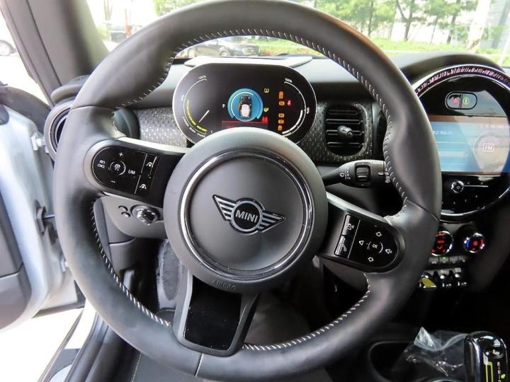 Mini Cooper Electric SE Base Type 9