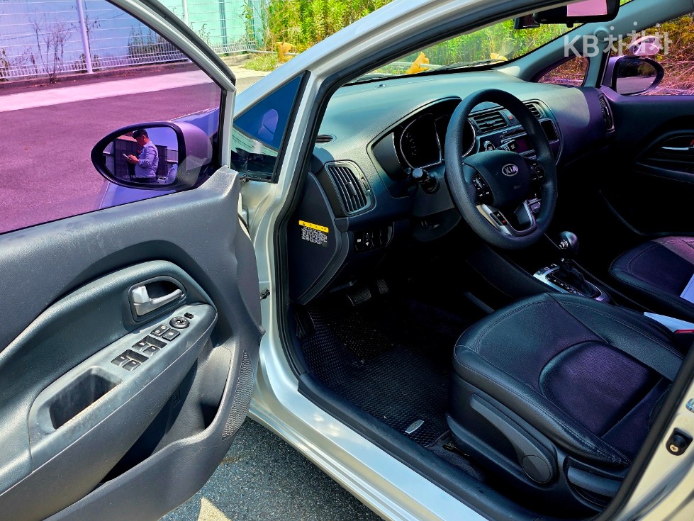 2012 - kia pride